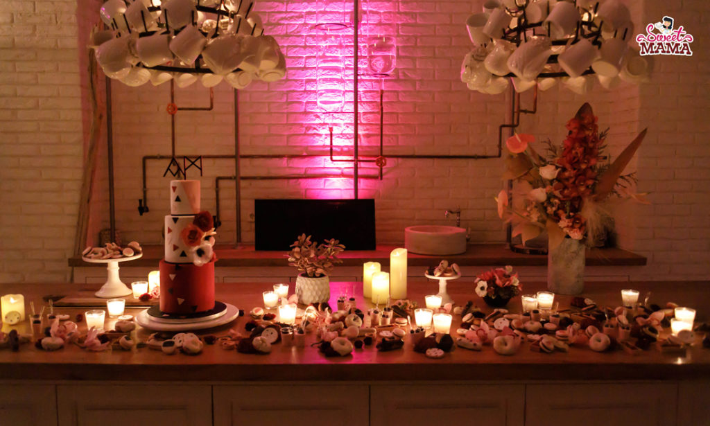 Mesa Dulce y Tarta de Boda Geómetrica y Moderna en Artte Barcelona