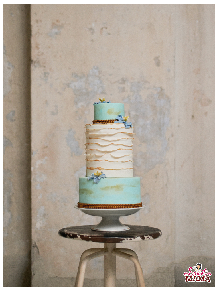 sweetmama-wedding-cake-goldandblue-logo